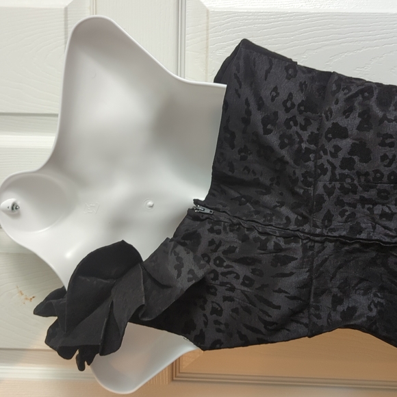 Snap Dress size 11 Black Metallic Animal Print one shoulder - Picture 5 of 7